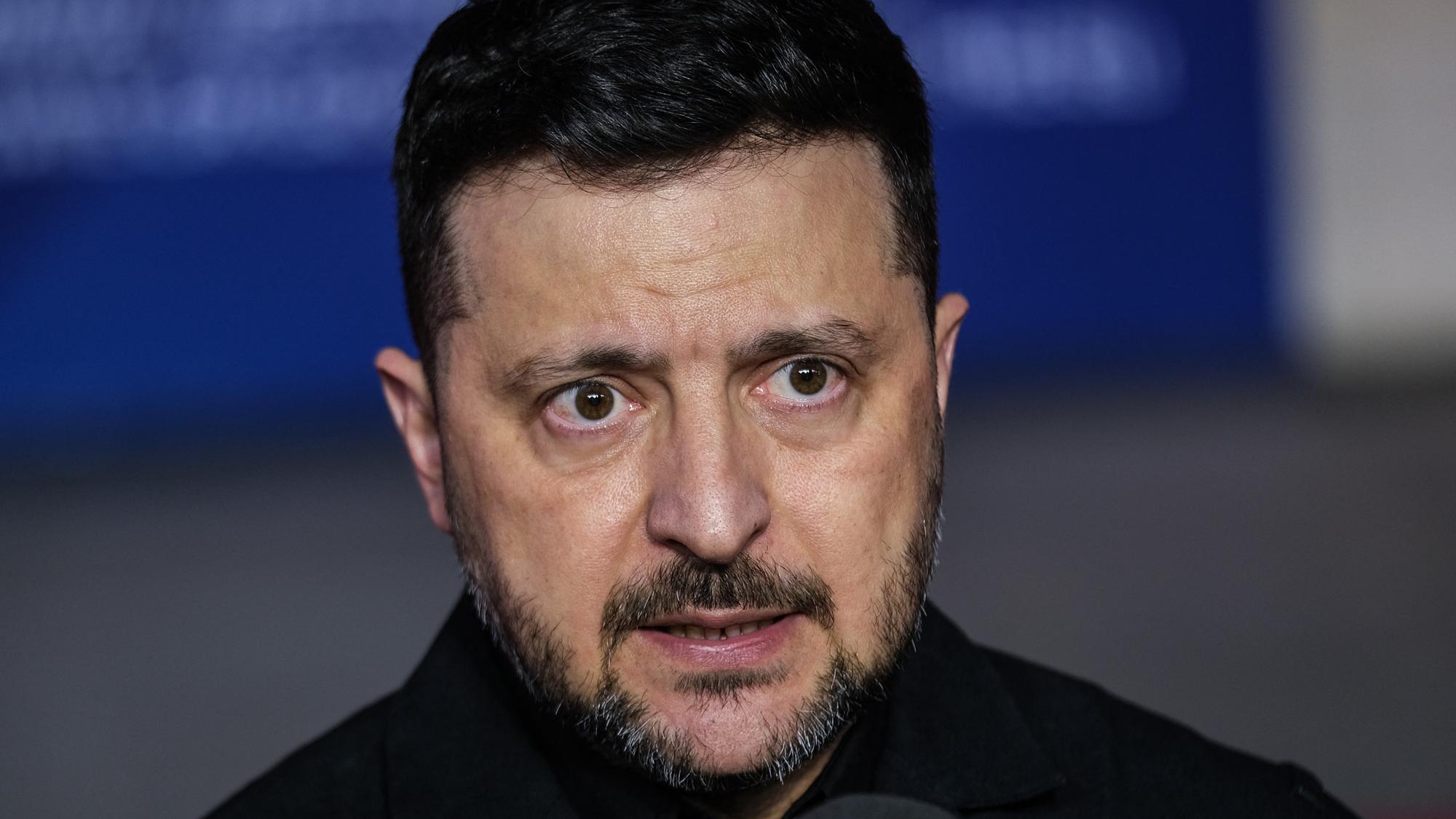 Volodymyr Zelensky en veut à ses alliés après « l’une des attaques les plus tragiques » de la Russie à Kiev