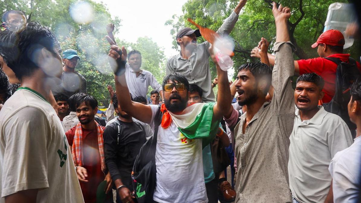 Despite heavy rains, thousands of protesters have continued to gather at Jantar Mantar in Delhi
