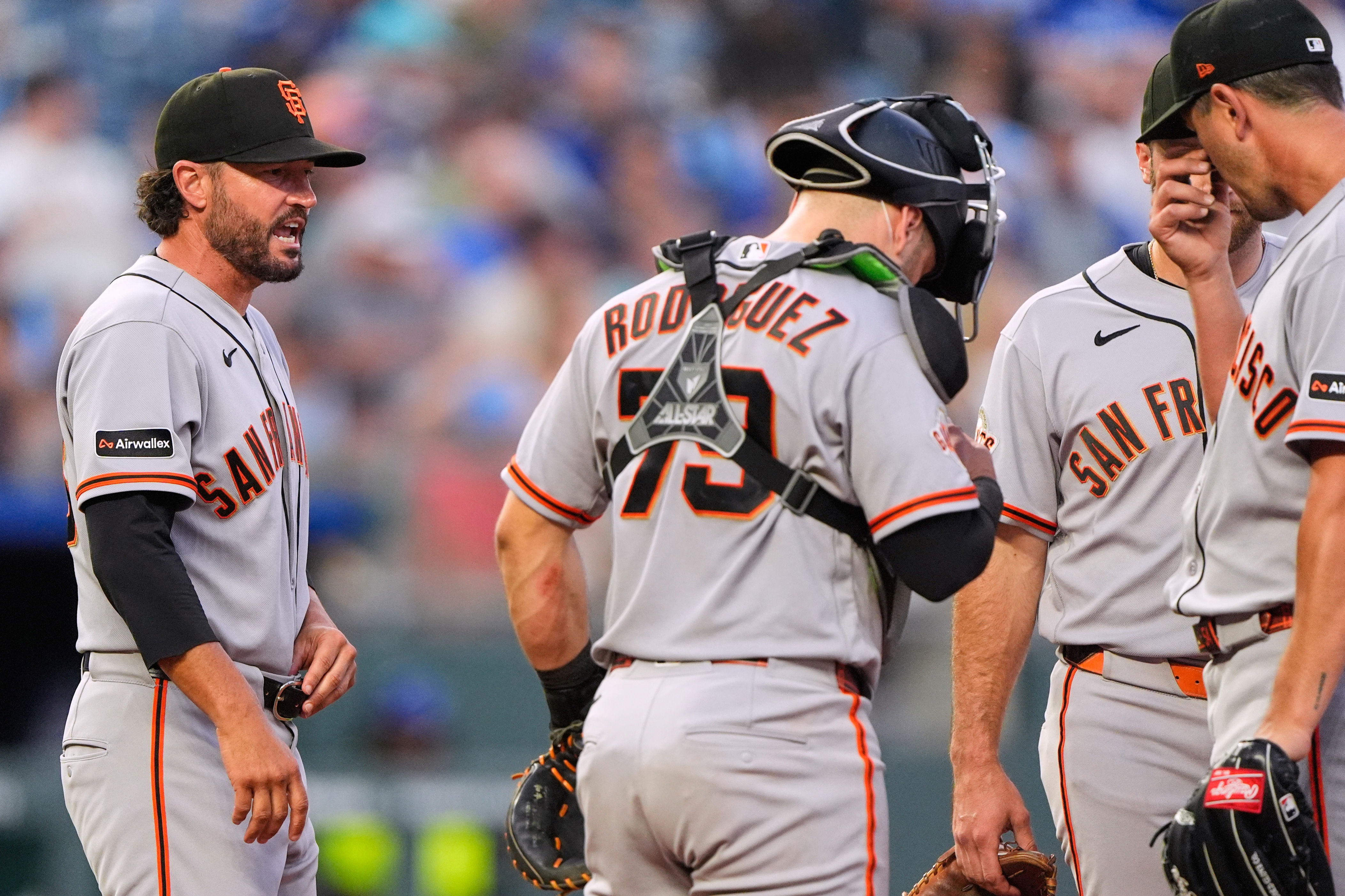 Giants drop fourth straight, fall season-worst 17 below .500 in loss to Royals