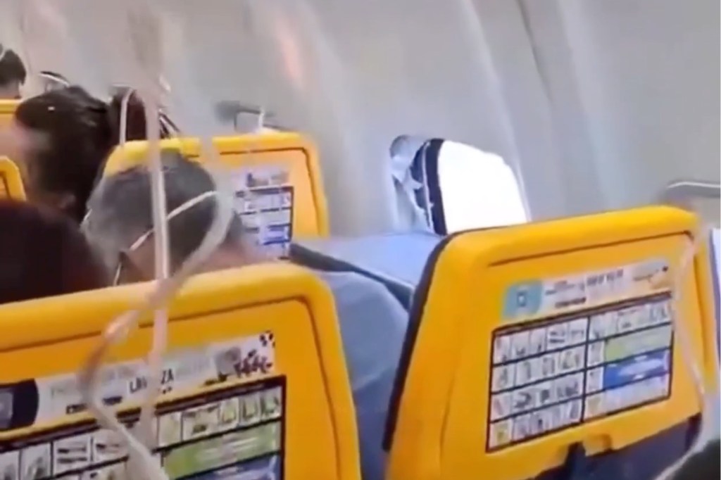 engine-debris-shattered-cabin-window-133976587_c8230a