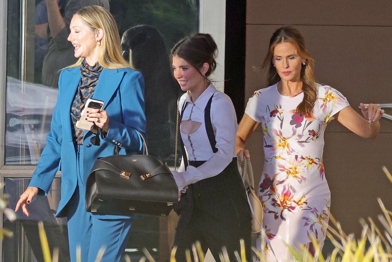 Jennifer Garner, Emily Bader, Judy Greer