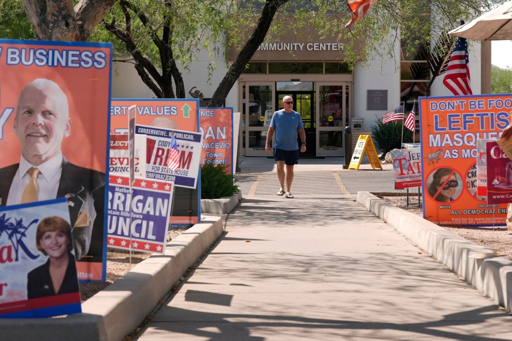 Trump-backed candidates, including ex-Giants, Jets kicker Jay Feely, easily win Arizona primaries — socialist House hopeful gets smoked