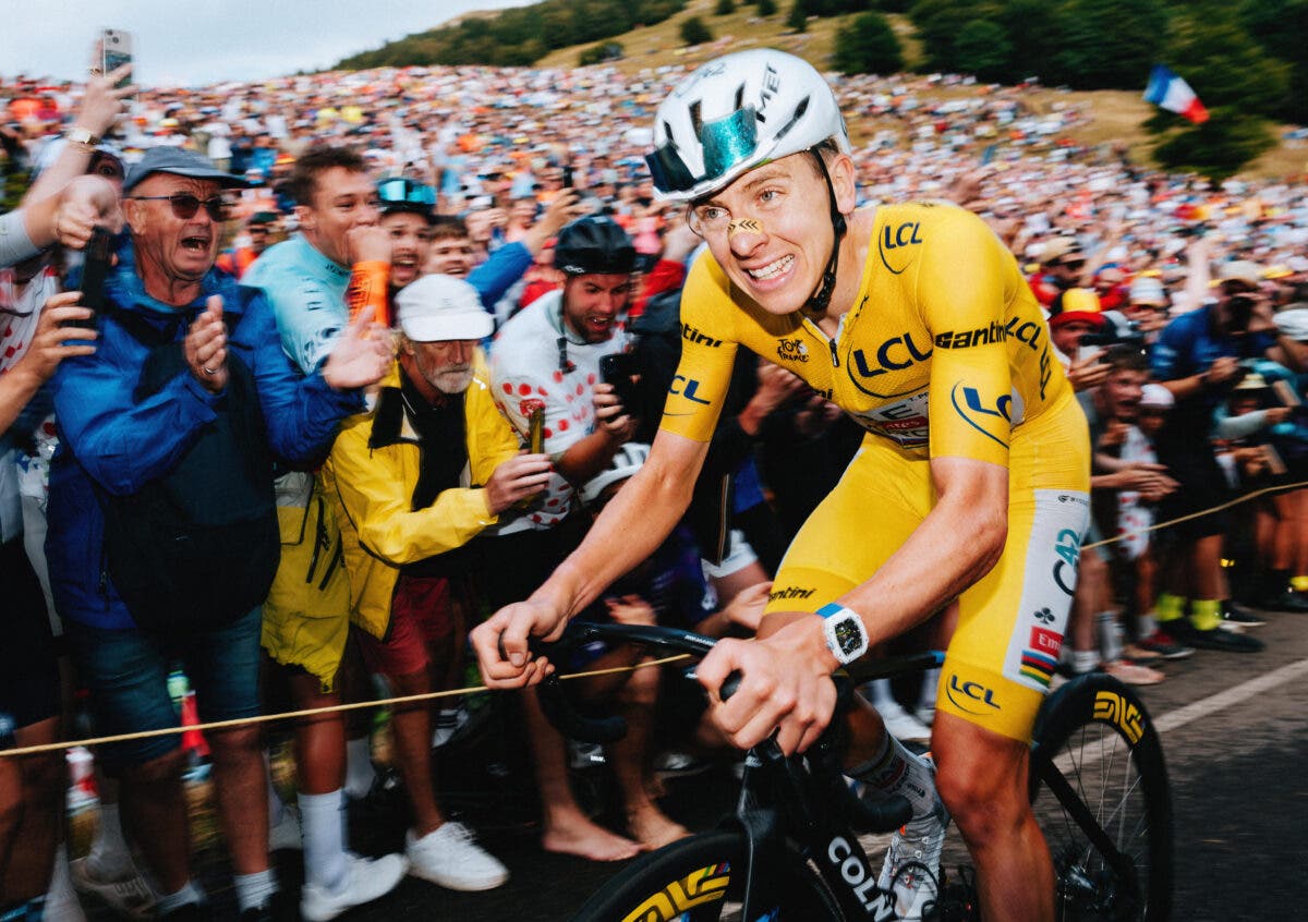 Pogačar drinks lactate at the Tour de France