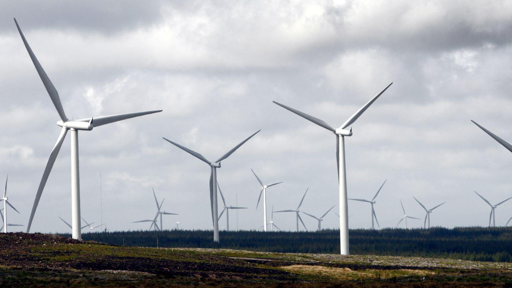 UK's largest wind farm to be rebuilt with fewer, larger turbines