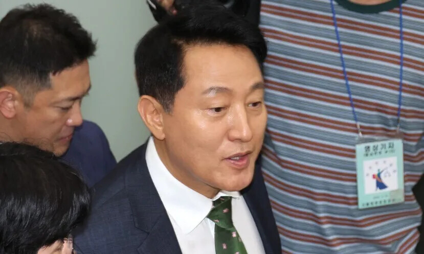 Seoul mayor fined 10 million won in polling scandal, putting seat at risk