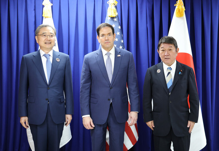 S Korea-US.-Japan meeting in Manila