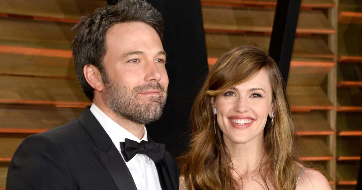 Jennifer Garner calls out 'hungry' paparazzi who knocked over kids to get photos with Ben Affleck