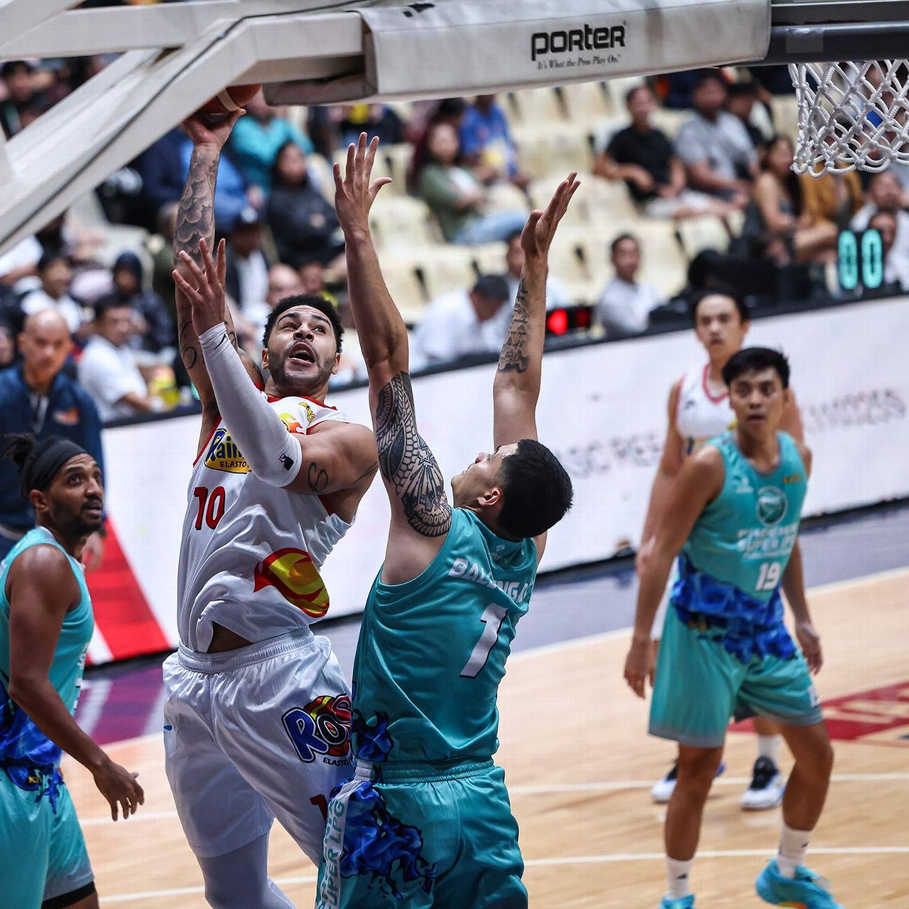 Phoenix, Blackwater unbeaten no more as Meralco, Rain or Shine rebound in PBA Governors' Cup