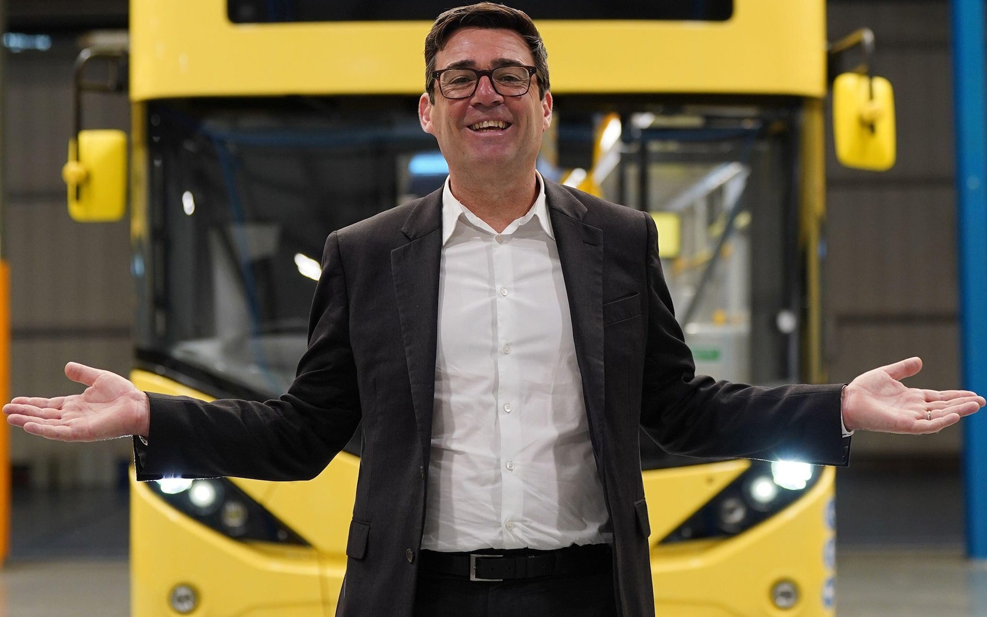 Burnham announces £2 cap on bus fares