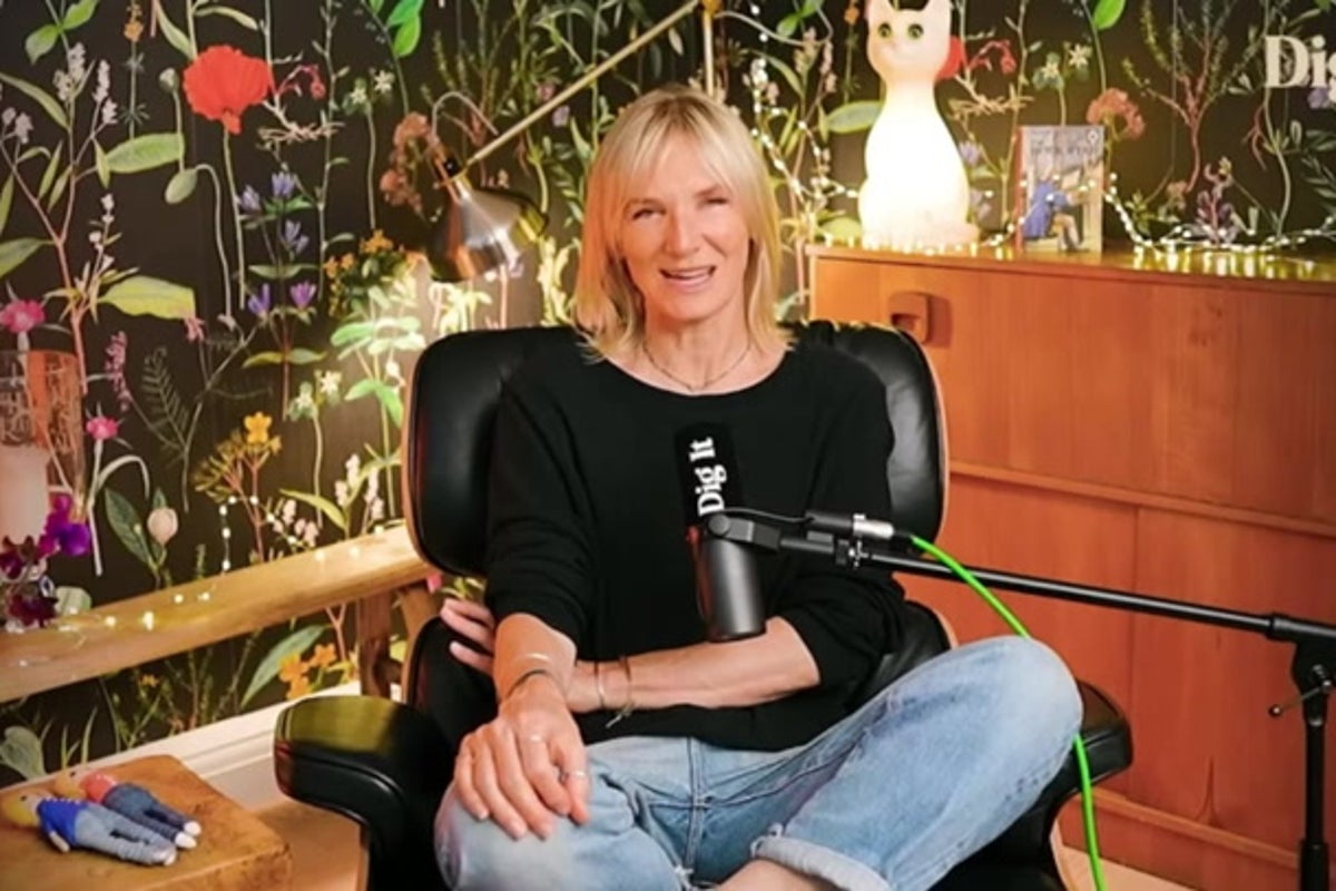 Jo Whiley shares heartbreaking tribute after death of 'lovely' father