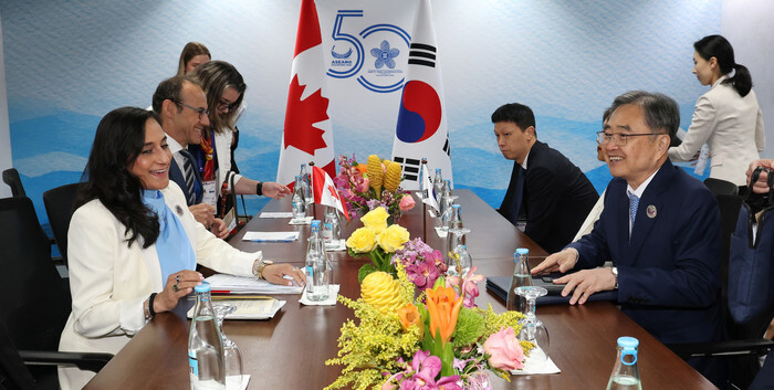 S Korea-Canada talks
