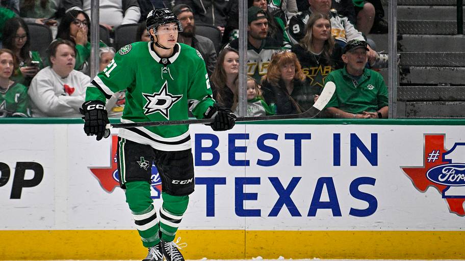 New Jersey Devils lose their most valuable trade option after he went off the market