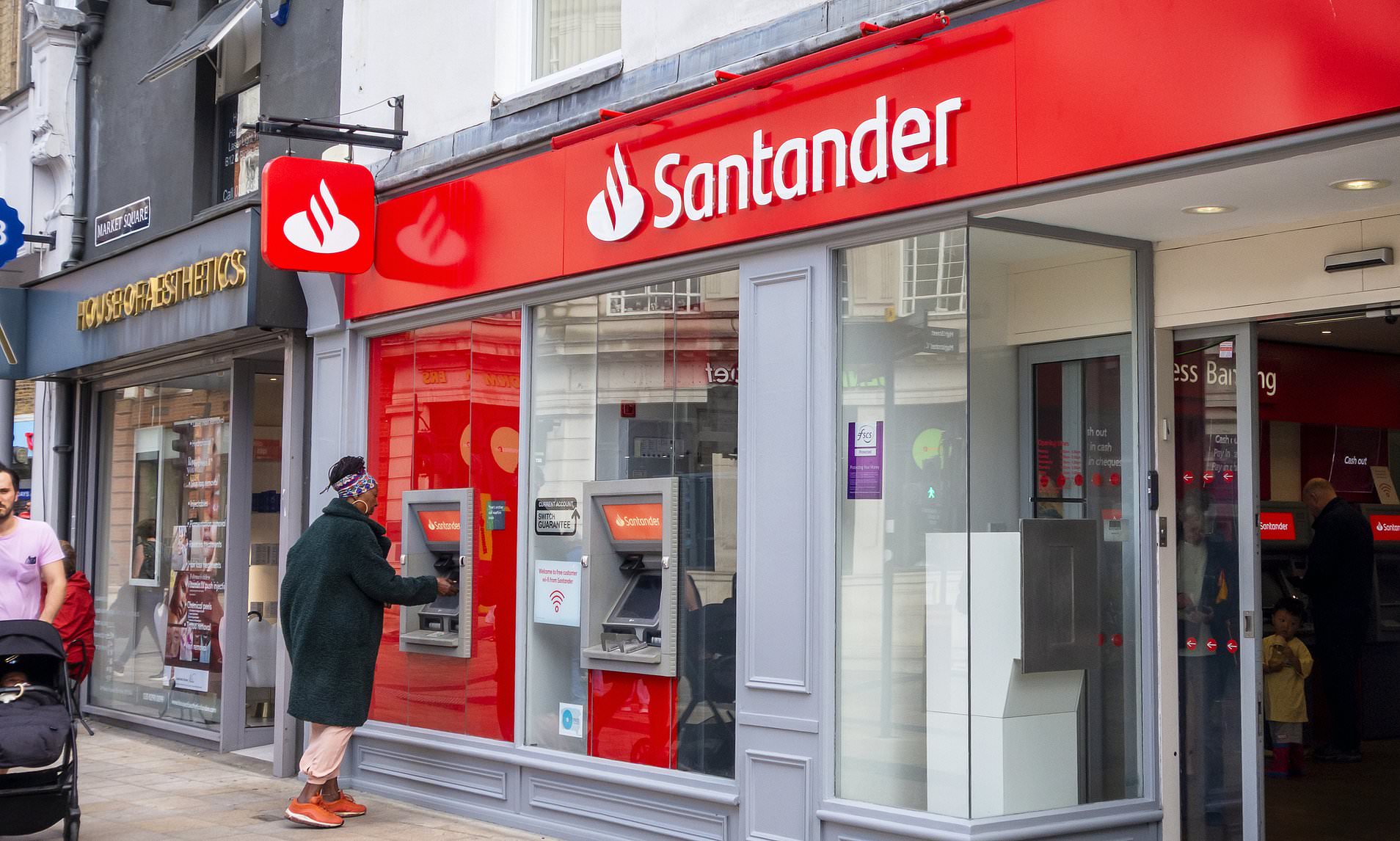 Santander pledges not to close any more bank branches until 2028