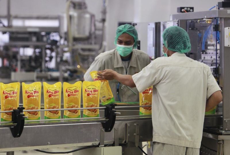 India's edible oil imports to surge July-October as supplies shrink before festivals
