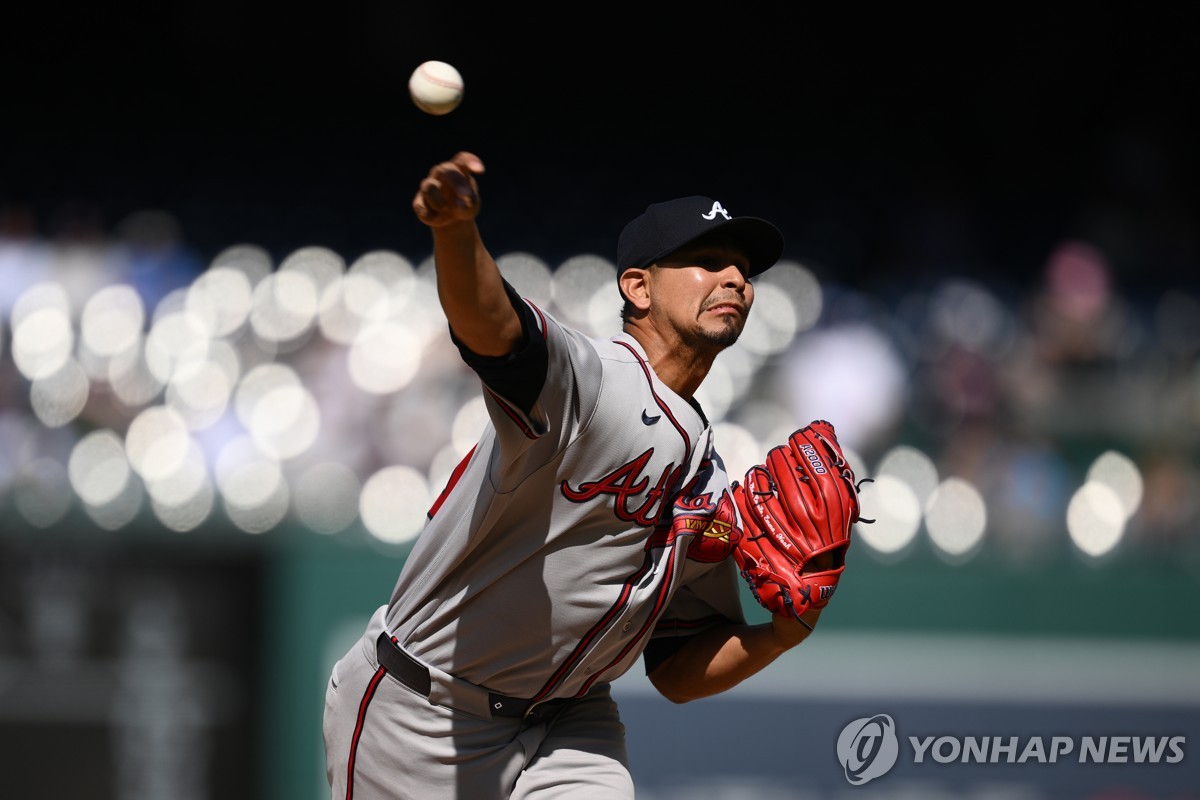 LG Twins sign ex-Cy Young contender Carrasco