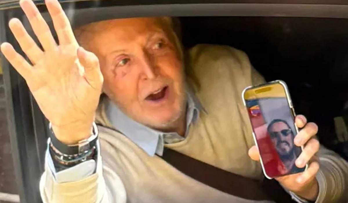 ‘You alright lads?’ Beatles fans stunned to run into Paul McCartney on tour