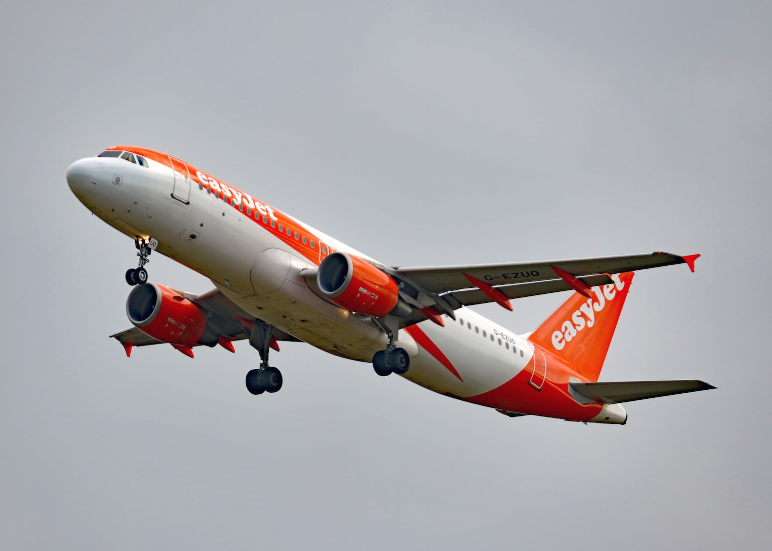 Mid-air 10-person brawl forces UK-bound easyJet flight to return to Tenerife