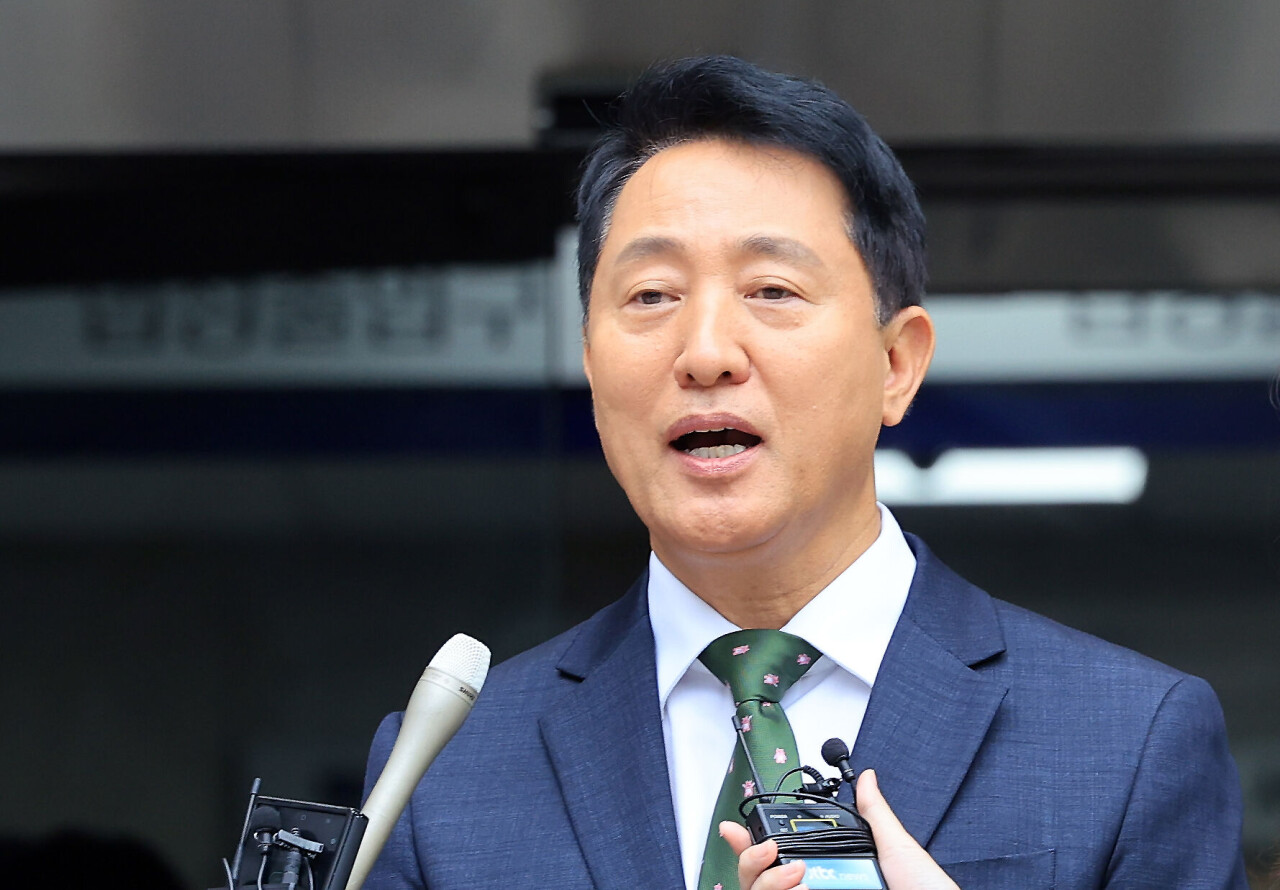 Seoul mayor Oh fined for illegal polling payments, could lose seat