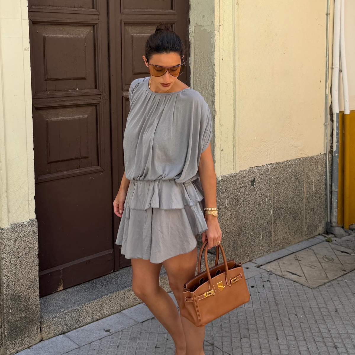 The quiet luxury shoe color elegant women are wearing