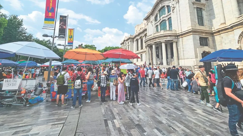 CDMX cambia de estrategia contra comercio informal en la Alameda por ...