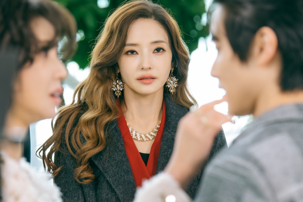 Han Chae Young microdrama remake tops 10 million views on FlareFlow