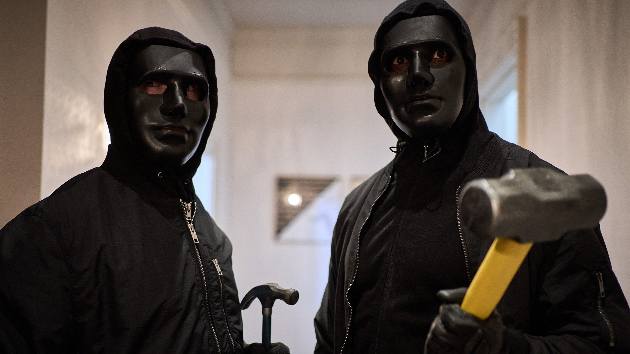 AMC’s 3-part British gangster thriller makes MobLand look tame
