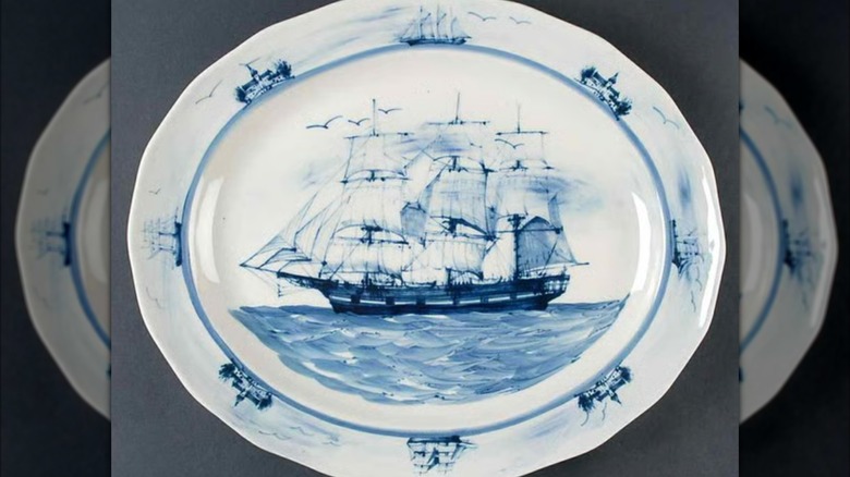 These Vintage Dishes Are Worth Collecting If You're Going For A Breezy Coastal Style