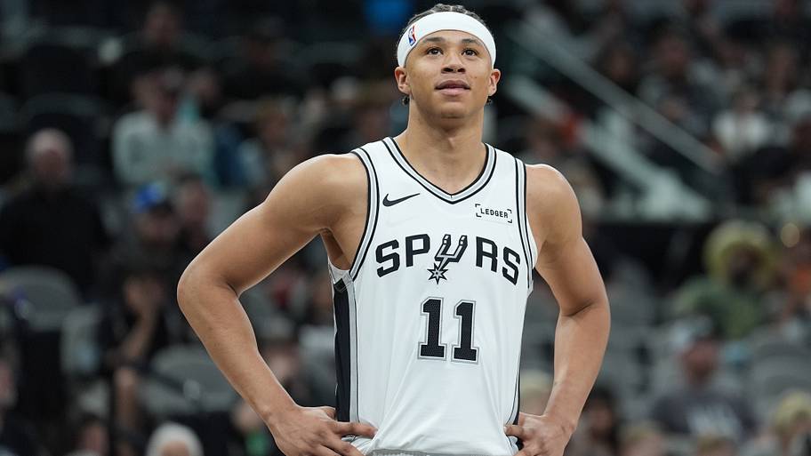 Spurs can't repeat frustrating Jeremy Sochan mistake with Carter Bryant