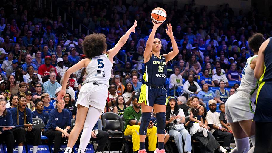 Azzi Fudd, Dallas Wings