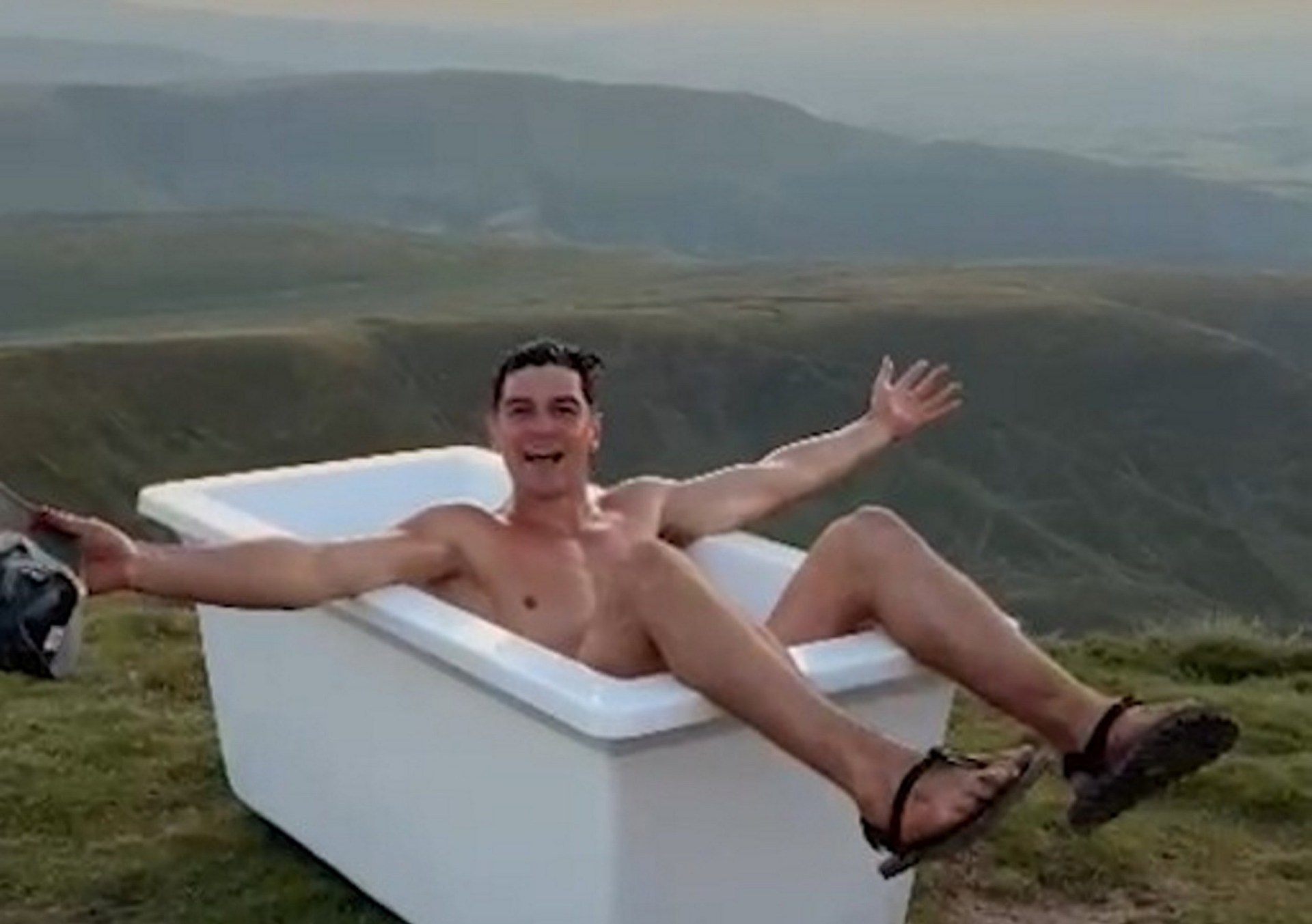 Hero rugby team removes bath ‘influencer’ carried to top of mountain