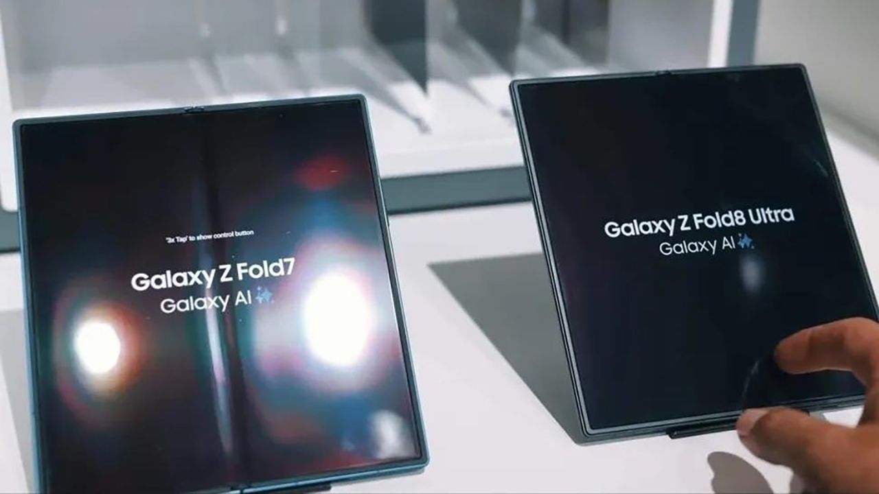 If you want to see Samsung's new crease-less display on the Galaxy Z Fold 8 Ultra, here you are