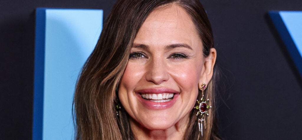 Jennifer Garner recounts the risks of relentless paparazzi pursuit