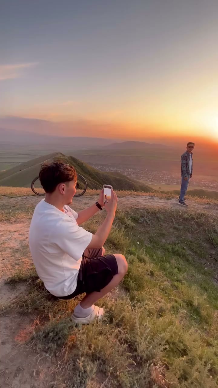 Capture perfect sunset silhouette portraits with your phone