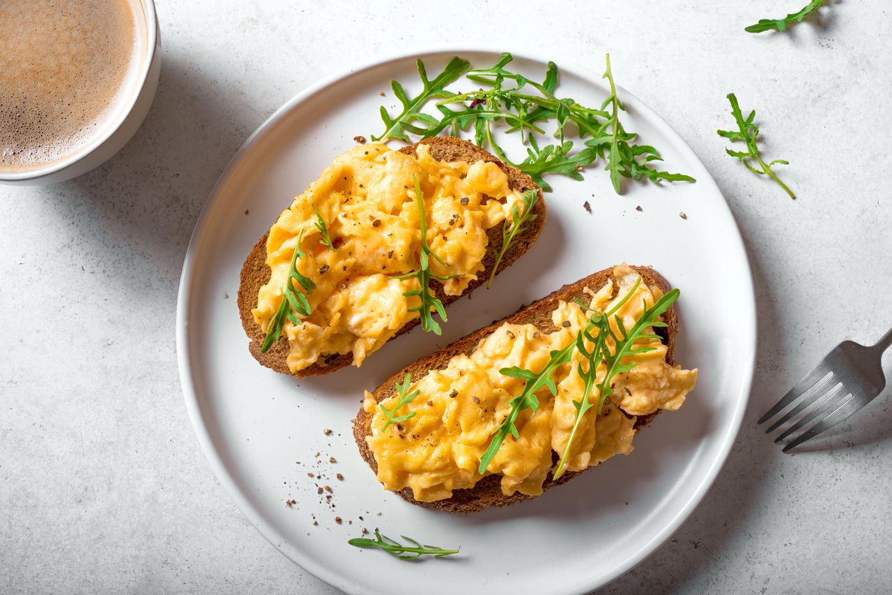 Toast with scrambled eggs
