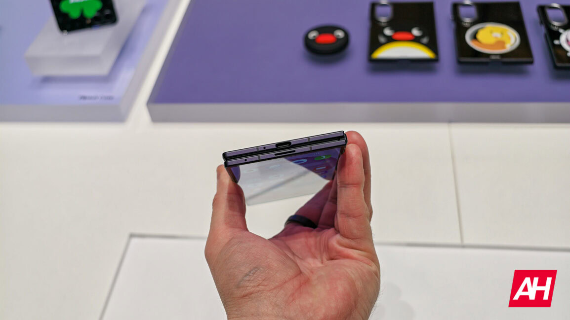 Samung Galaxy Z Fold 8 Ultra AH 28