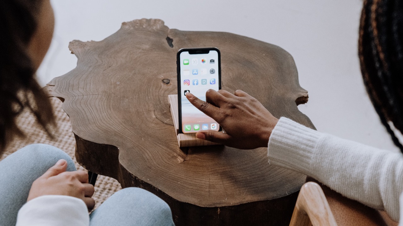 Some older iPhones carry a flaw that no update will ever be able to fix, experts warn