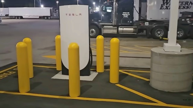 Tesla opens first public Megacharger, a big leap for long-haul electric trucking
