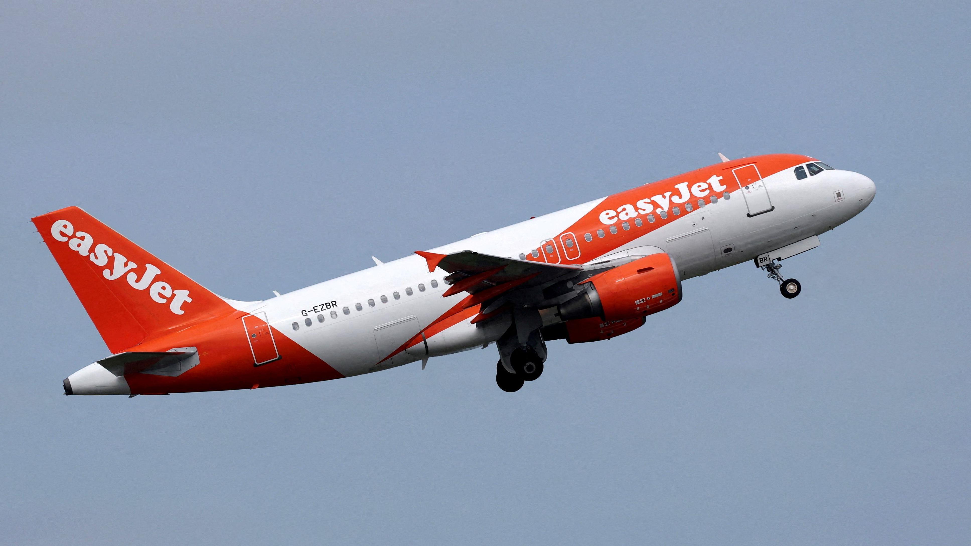 Mid-air 10-person brawl halts EasyJet flight
