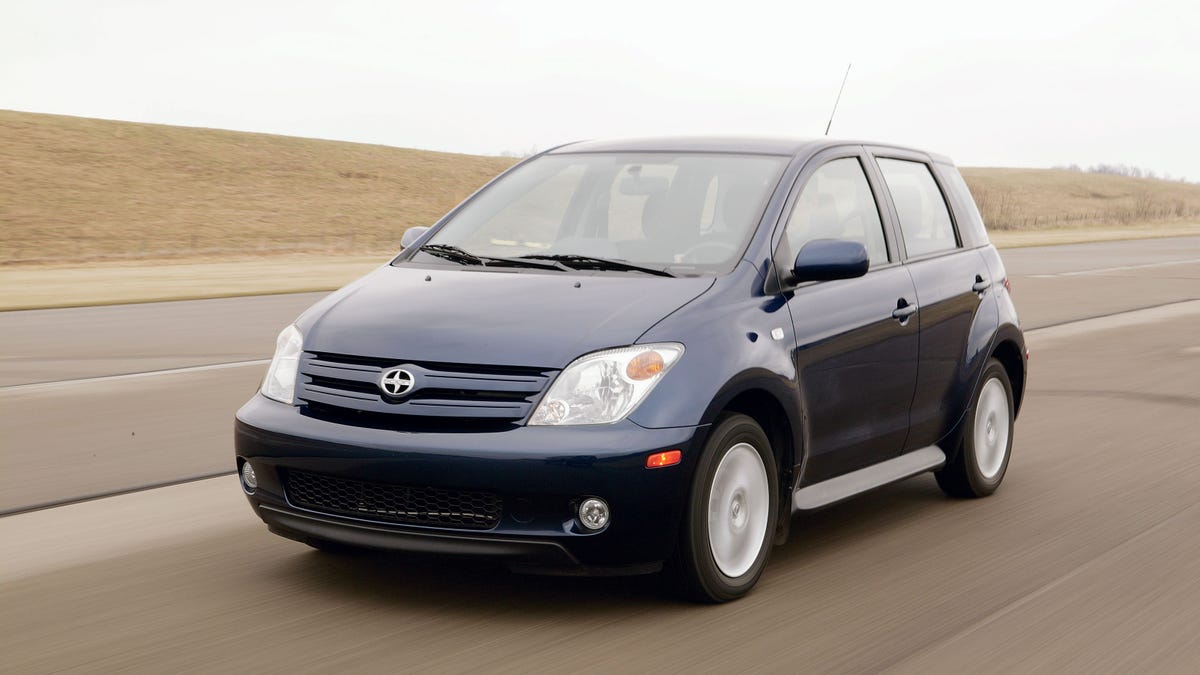 006-2004-chevy-aveo-vs-kia-rio-cinco-v-scion-comparison-test.jpg