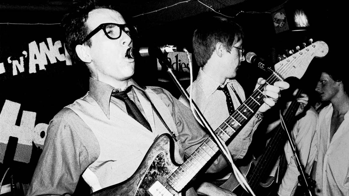 How Elvis Costello's 1977 album 'My Aim Is True' surprised everyone by climbing the charts