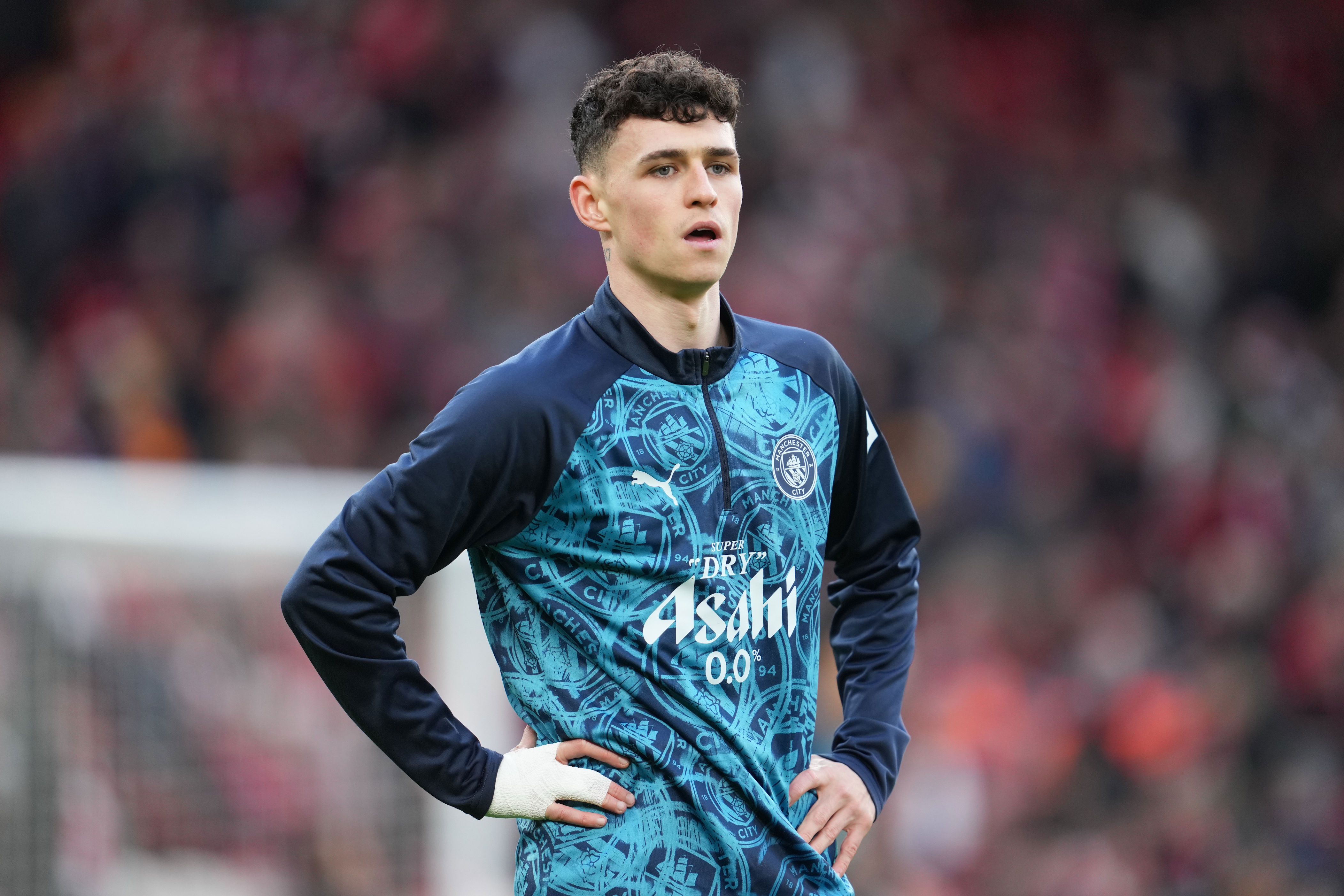 Phil Foden signs Man City contract extension to 2030