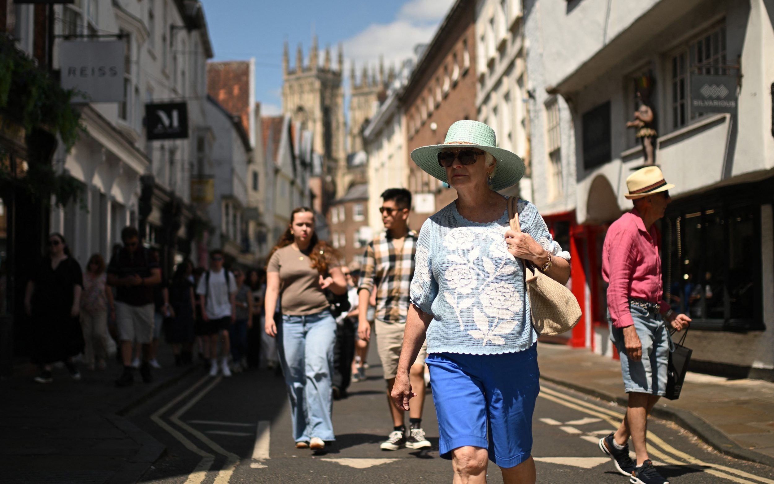 Shoppers brave the heatwave in York