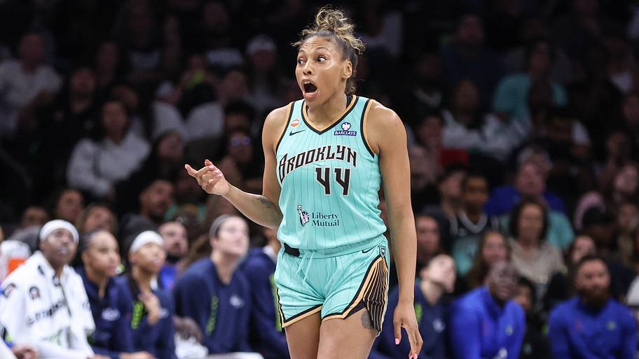 Dream could solve dangerous rotation problem with Betnijah Laney-Hamilton trade