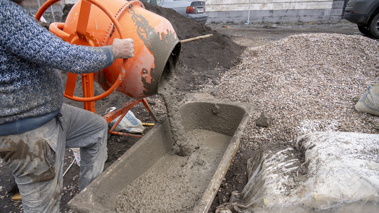 Concrete block vs. poured: The better retaining wall material