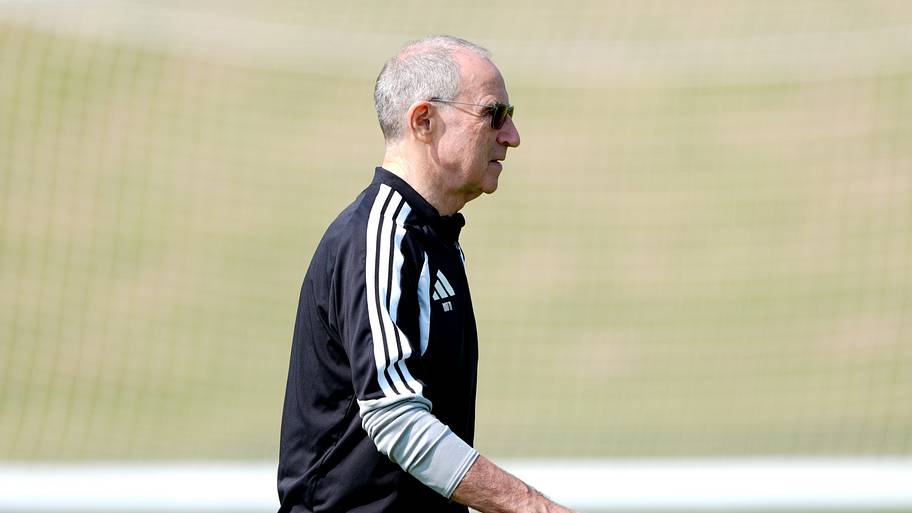 Celtic boss Martin O'Neill explains why he is still angry with radio presenter
