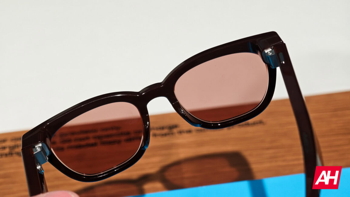 Samsung Intelligent Eyewear AH 27