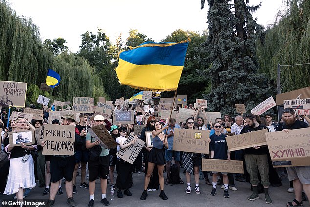 People protest against the dismissal of Defense Minister Mykhailo Fedorov