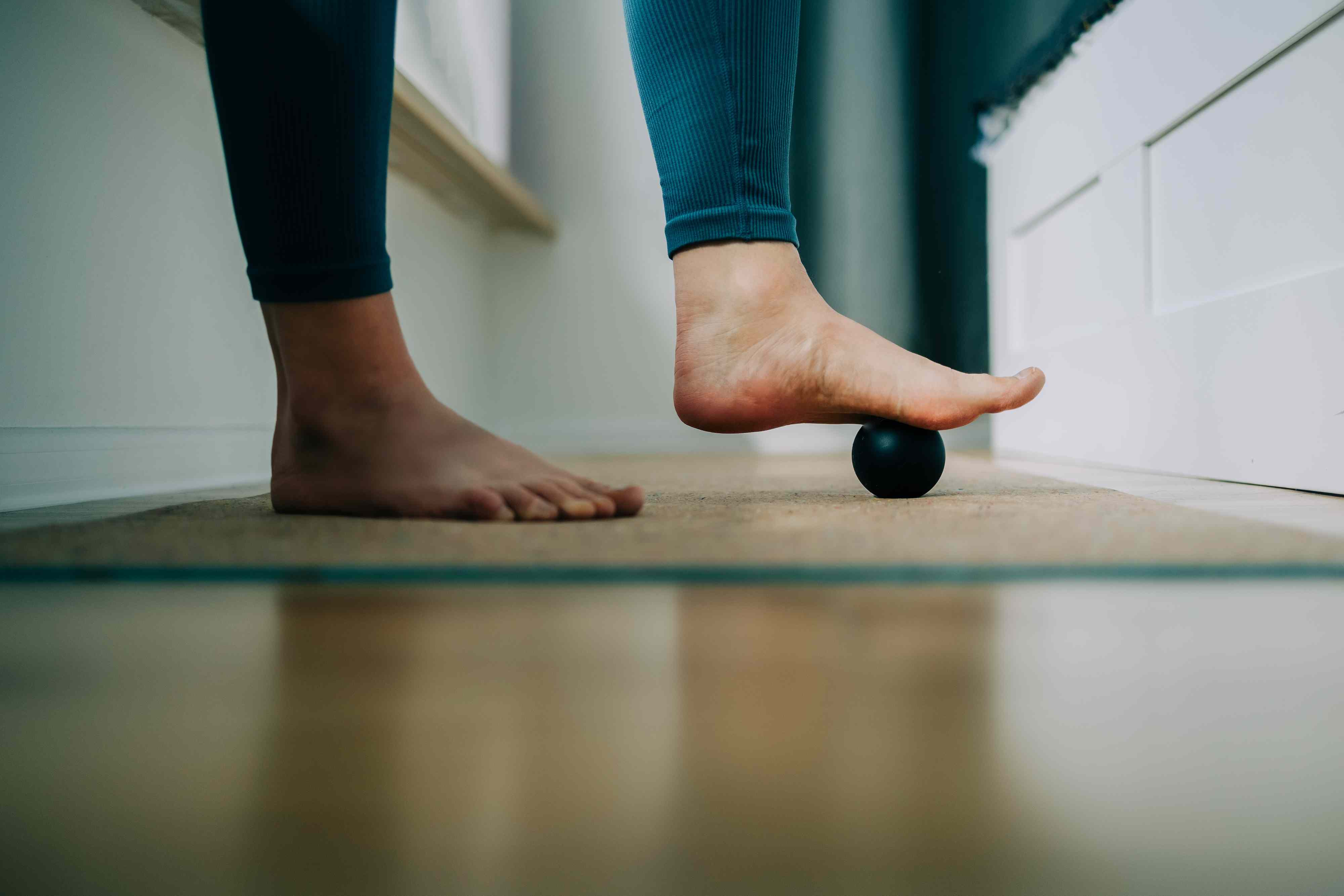 7 at-home remedies that may help relieve foot pain while walking