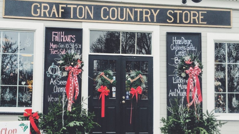 The exterior of the Grafton Country Store