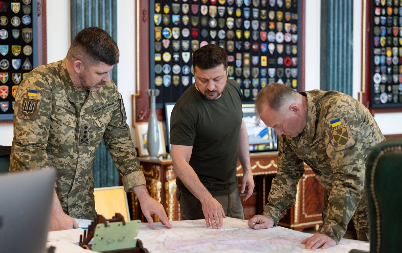 Under public pressure. Why Zelenskyy dismissed Ukraine's army chief and what he offered Fedorov